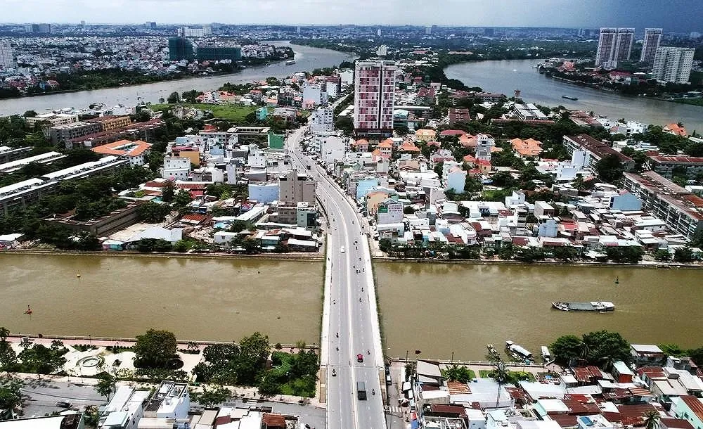 Toàn cảnh bán đảo Thanh Đa và cầu Kinh Thanh Đa nhìn từ trên cao